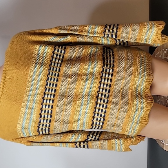 UMGEE GOLD STRIPED CREW NECK SWEATER WITH LONG FLARED SCALLOPED SLEEVES - Picture 10 of 14